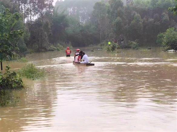 乘船破浪，洪水里的生命接力——融水苗族自治县人民医院成功转运一名洪水受困孕妇并顺利生产！