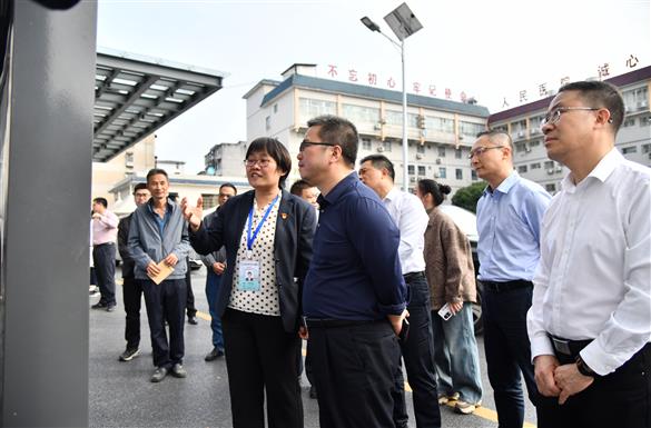 山海同心筑梦 殷殷慰问勉励——廉江市委领导到我院看望慰问“组团式”帮扶队员