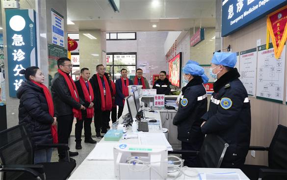 新春慰问暖一线 医者坚守护安康——院领导新春慰问一线医护人员与住院患者